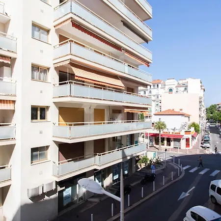 Apartment A4 Staywiz Us-2p Au Coeur De Les Pins 5min - Ac Balcon